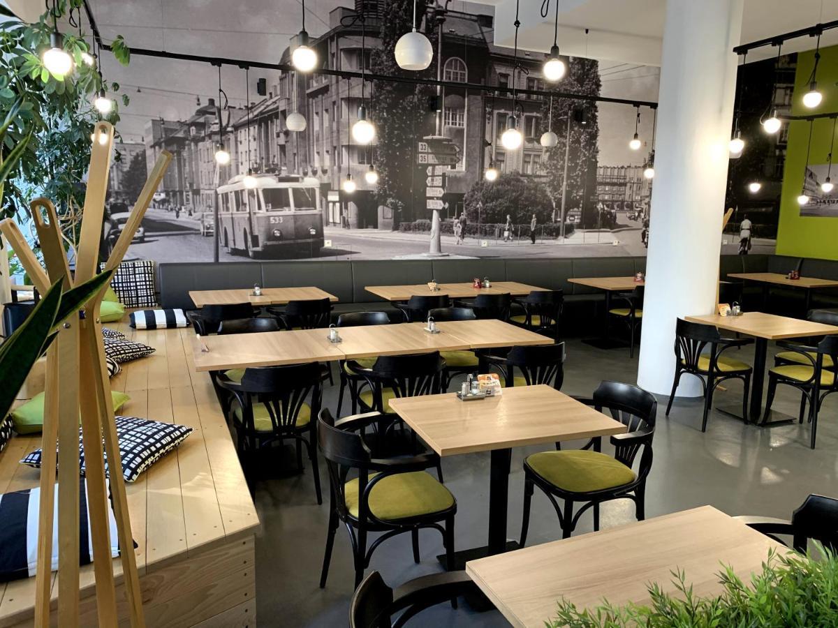 Ap 1 - Apartments 4U Brezinova "Overnight Simply" Hradec Králové エクステリア 写真