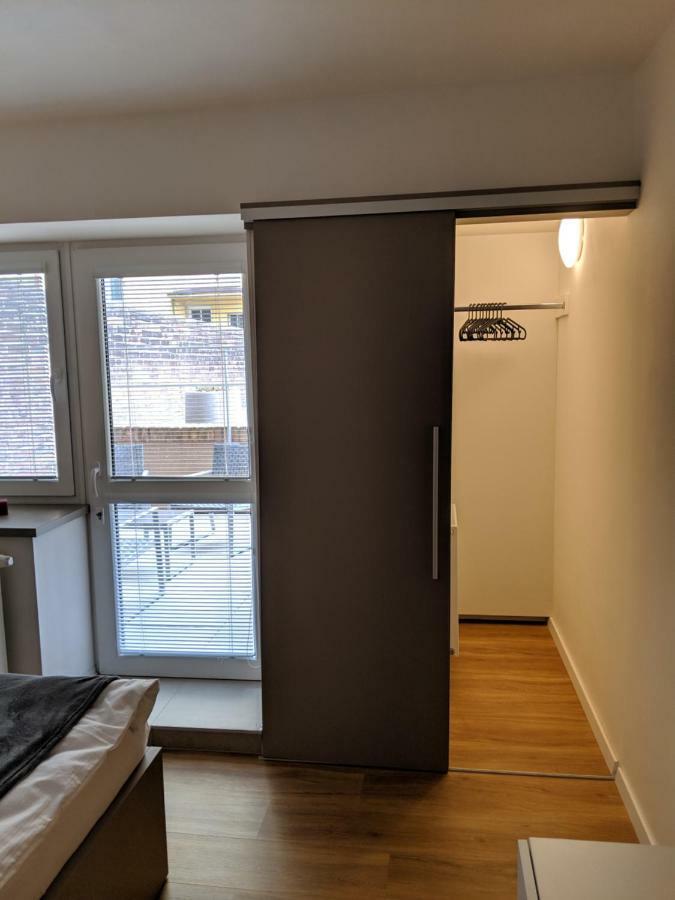 Ap 1 - Apartments 4U Brezinova "Overnight Simply" Hradec Králové エクステリア 写真