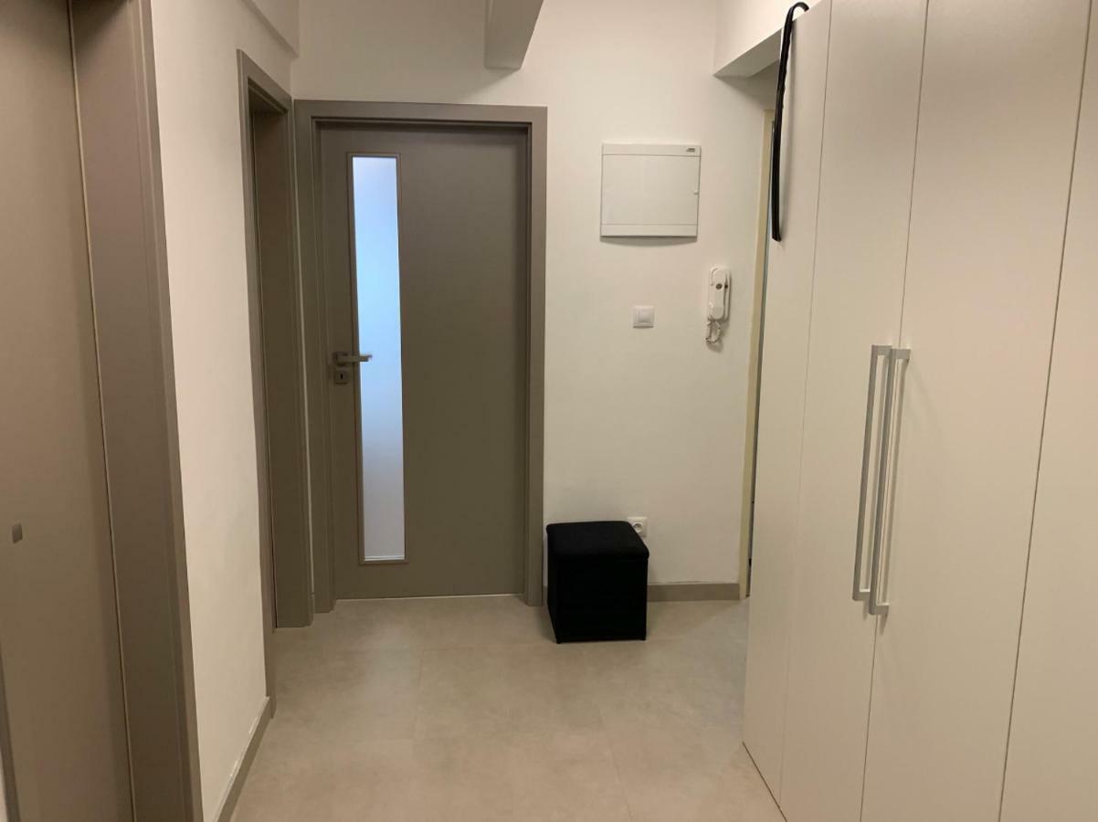 Ap 1 - Apartments 4U Brezinova "Overnight Simply" Hradec Králové エクステリア 写真