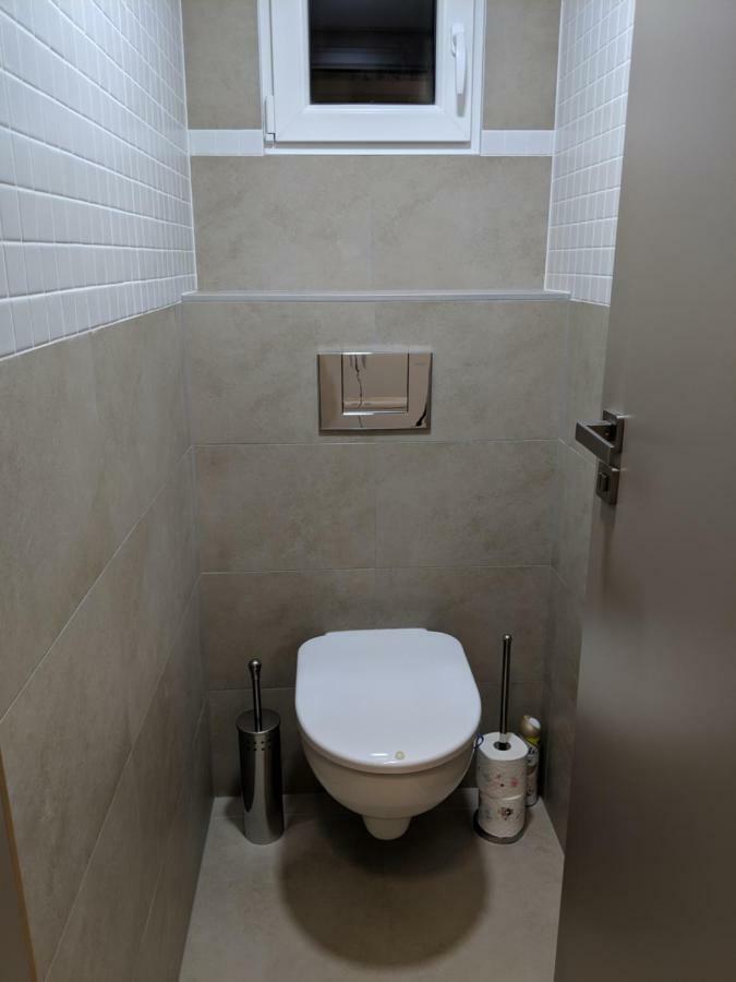 Ap 1 - Apartments 4U Brezinova "Overnight Simply" Hradec Králové エクステリア 写真